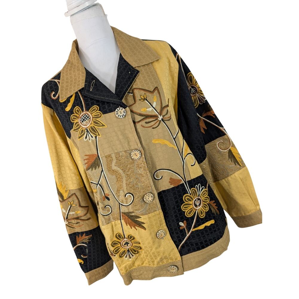 INDIGO ROAD! BLACK, TAN, YELLOW+ BOXY STYLE, EMBROIDERED QUILT JACKET! SIZE M